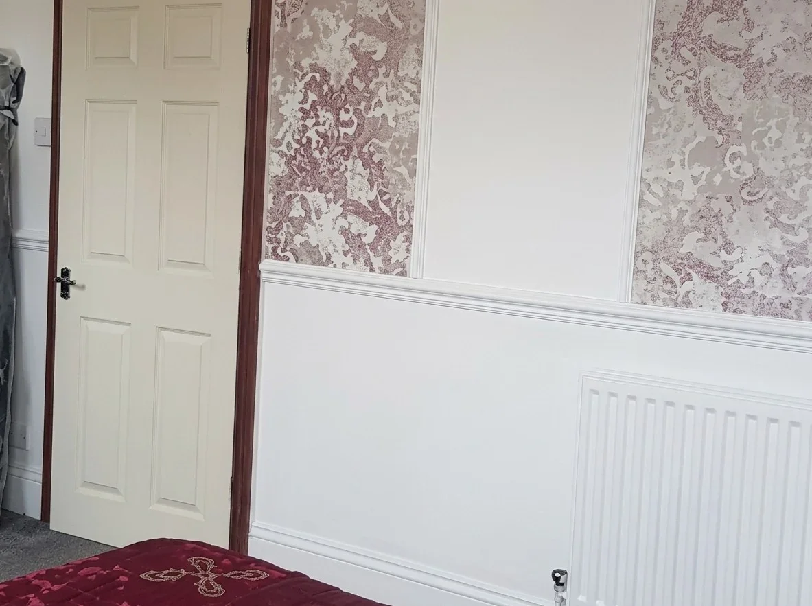 Room Ladysmith Avenue in Greater London