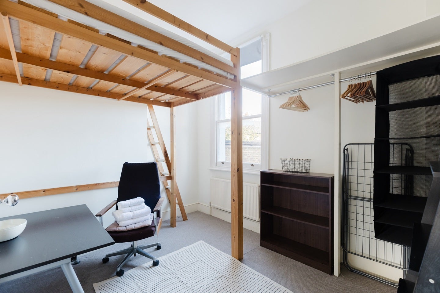 Flat Croxley Road in City of Westminster