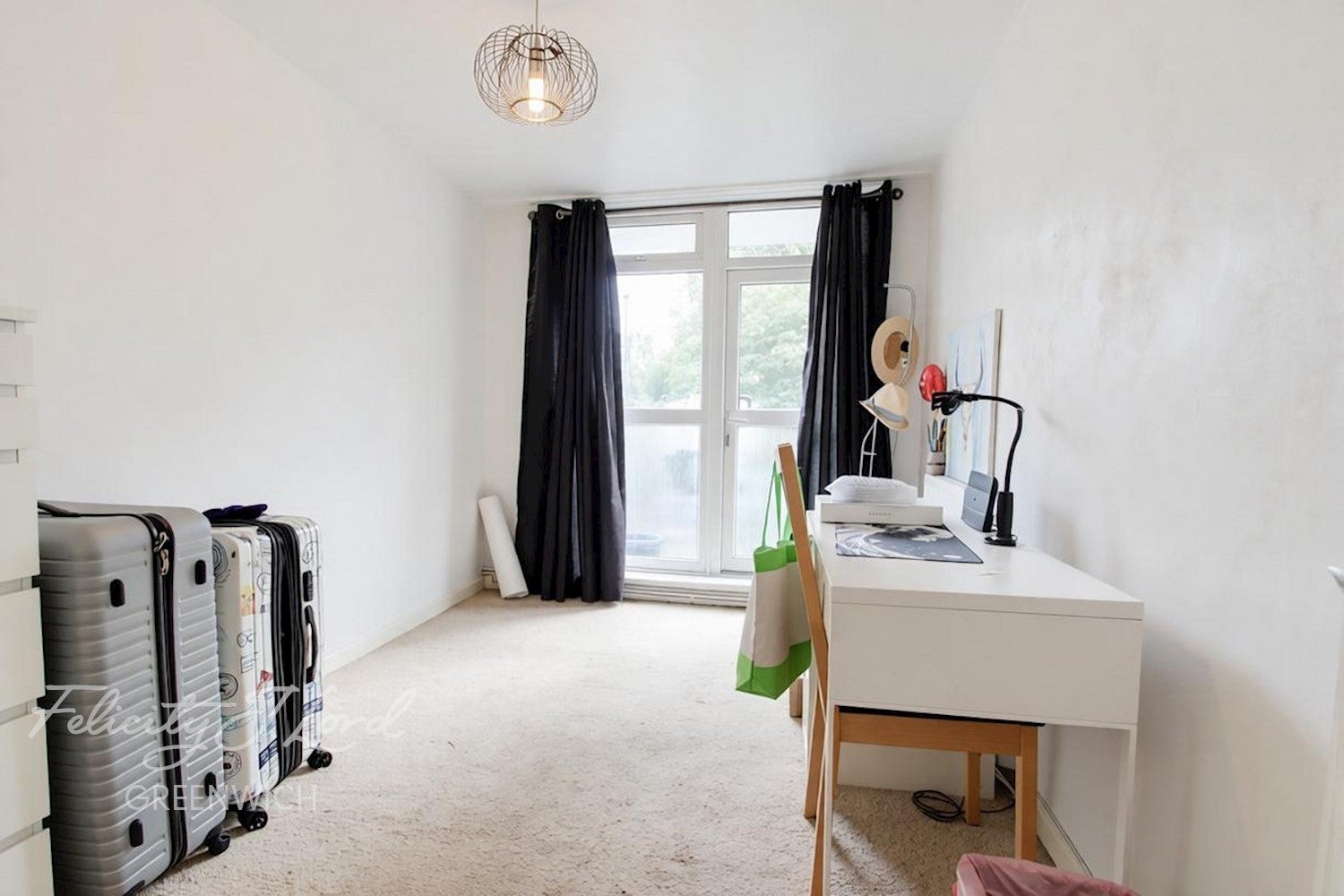 Flat Charlton Lane in Greater London