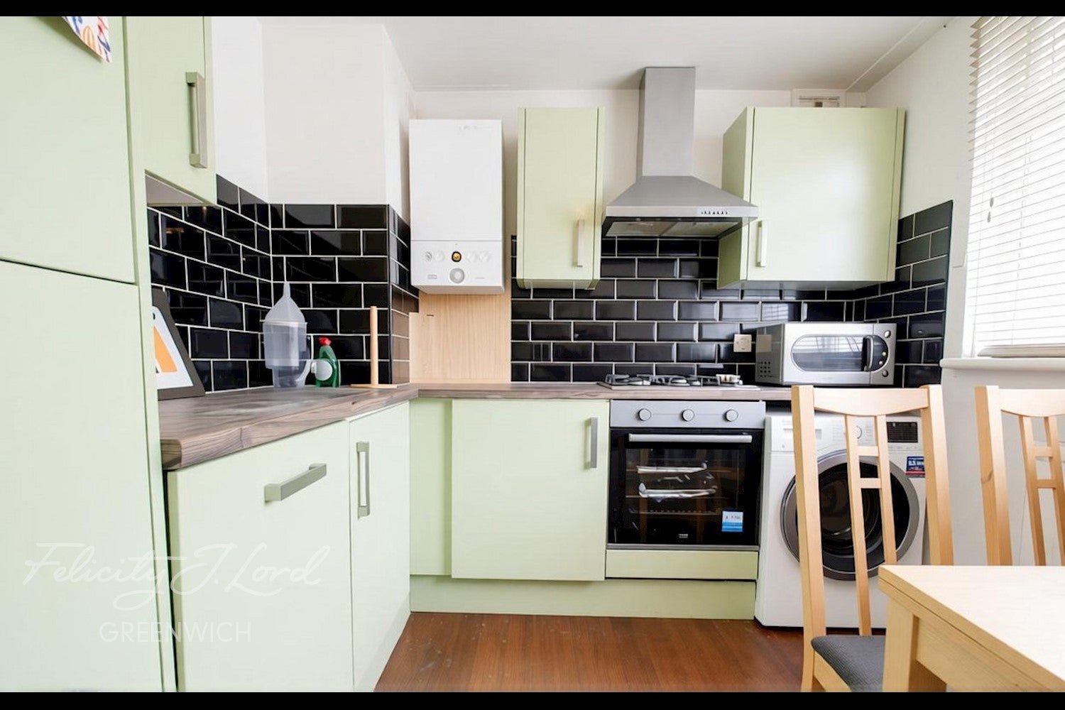 Flat Charlton Lane in Greater London