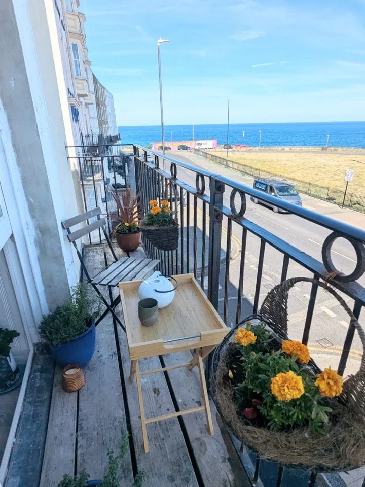 Flat Fort Crescent in Thanet