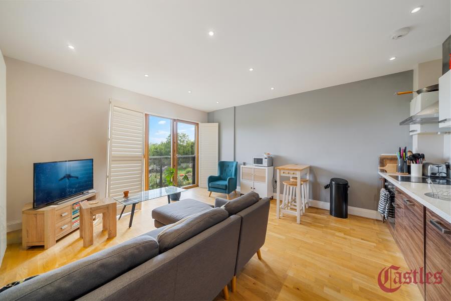 Flat Otley Terrace in Greater London