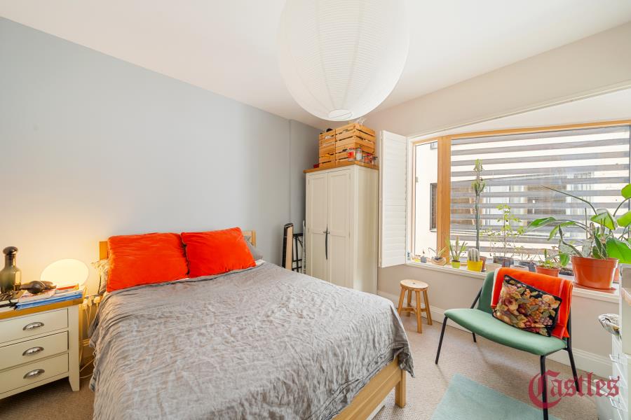 Flat Otley Terrace in Greater London