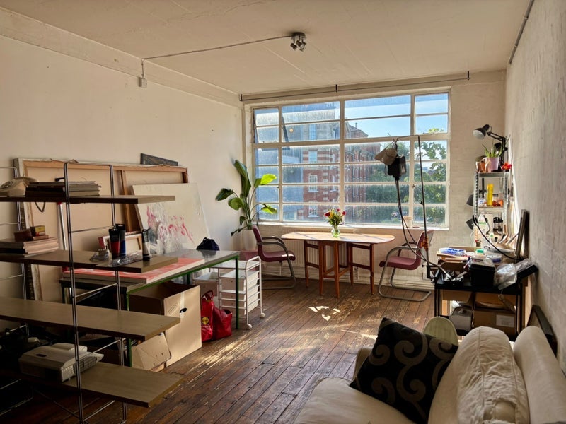 Room Hackney Road in Greater London