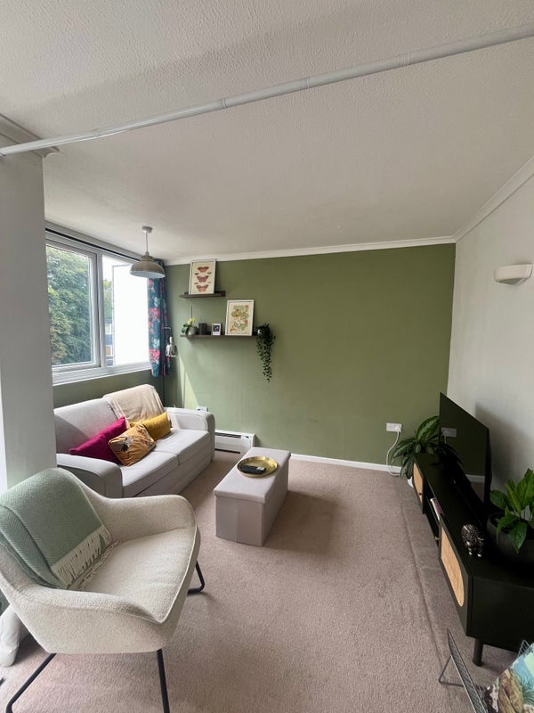 Room Hazelwood Road in Bristol