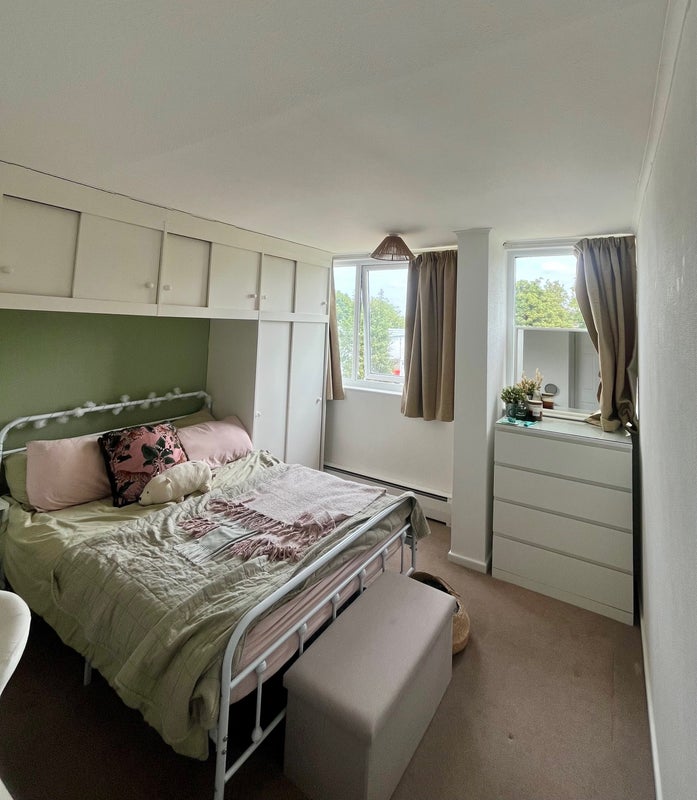 Room Hazelwood Road in Bristol