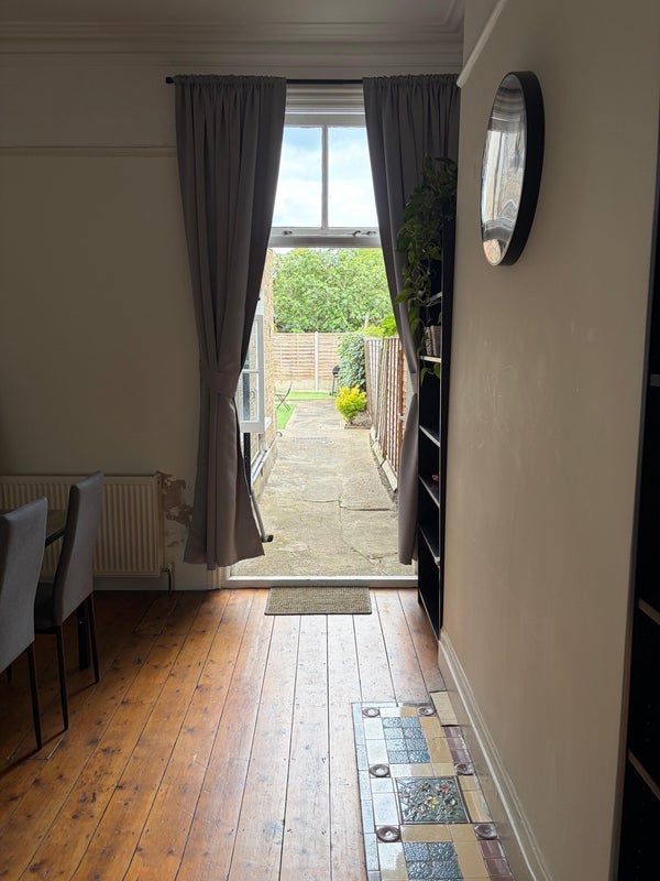 House Abbeville Road in Greater London