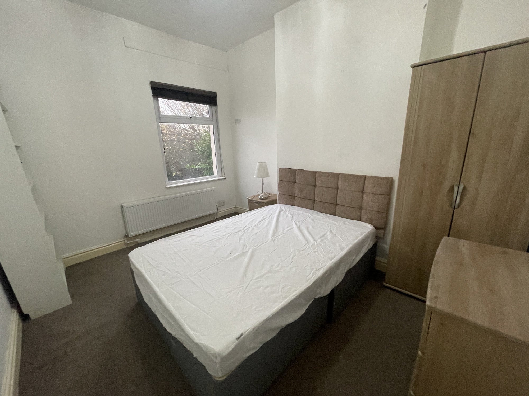 Room Folly Lane in Warrington