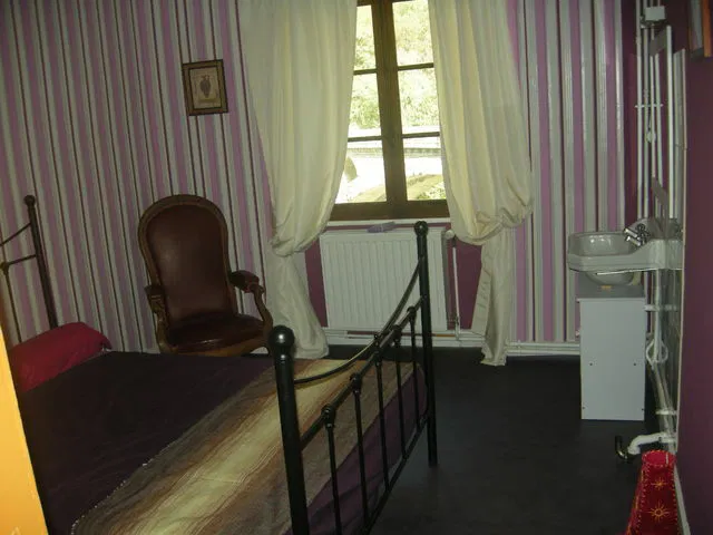 Chambre Route du Relais à Meyrieux-Trouet