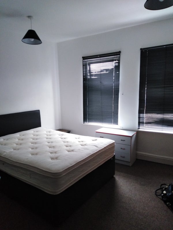 Room Hawthorn Street in Stoke-on-Trent