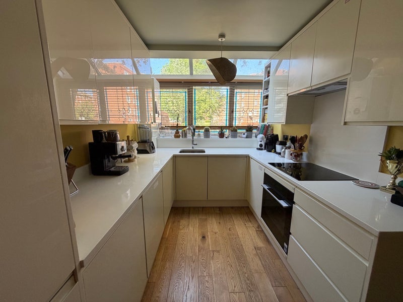 Room Britannia Close in Greater London