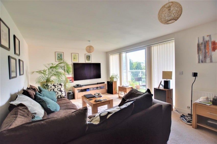 Flat Oram Place in Dacorum