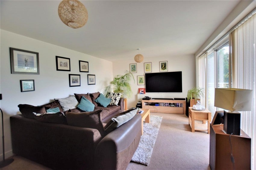 Flat Oram Place in Dacorum