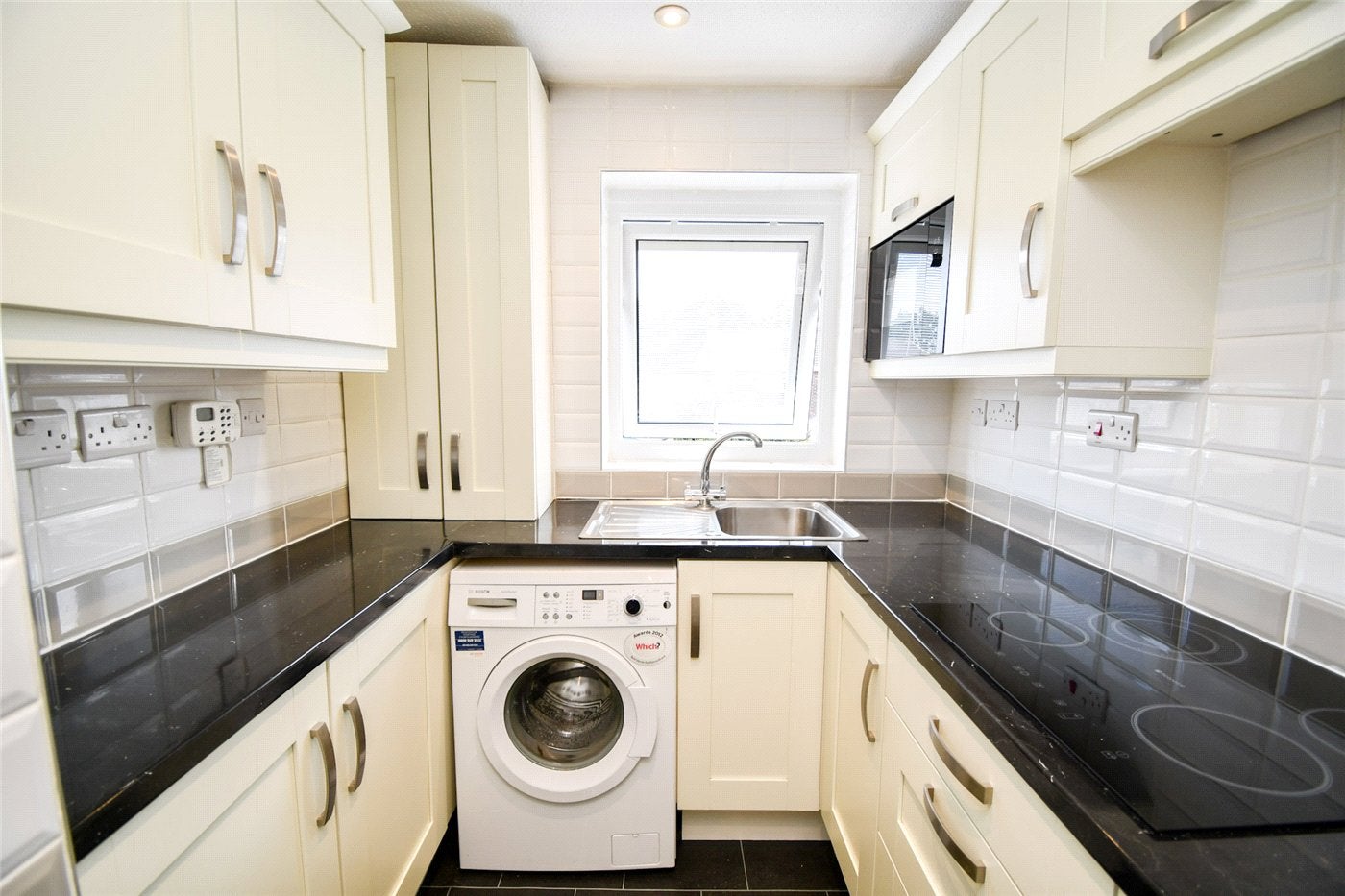 Flat Rendelsham Close in Upton