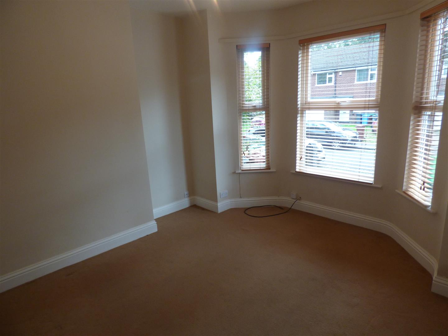 Flat Cresswell Grove in Manchester