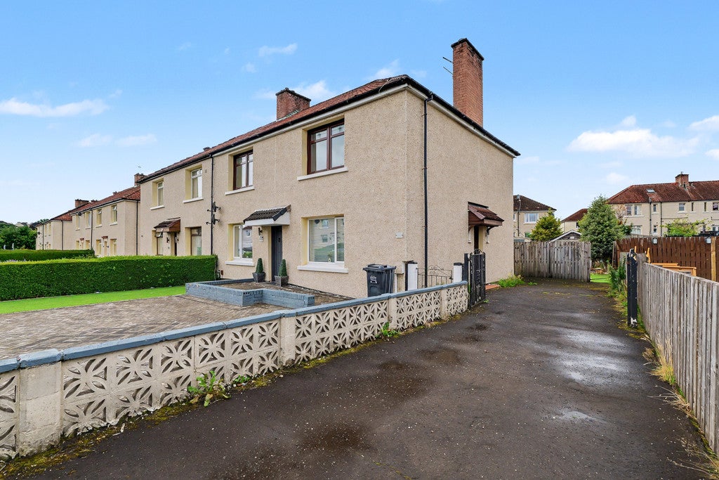 Flat Ardgay Street in Glasgow