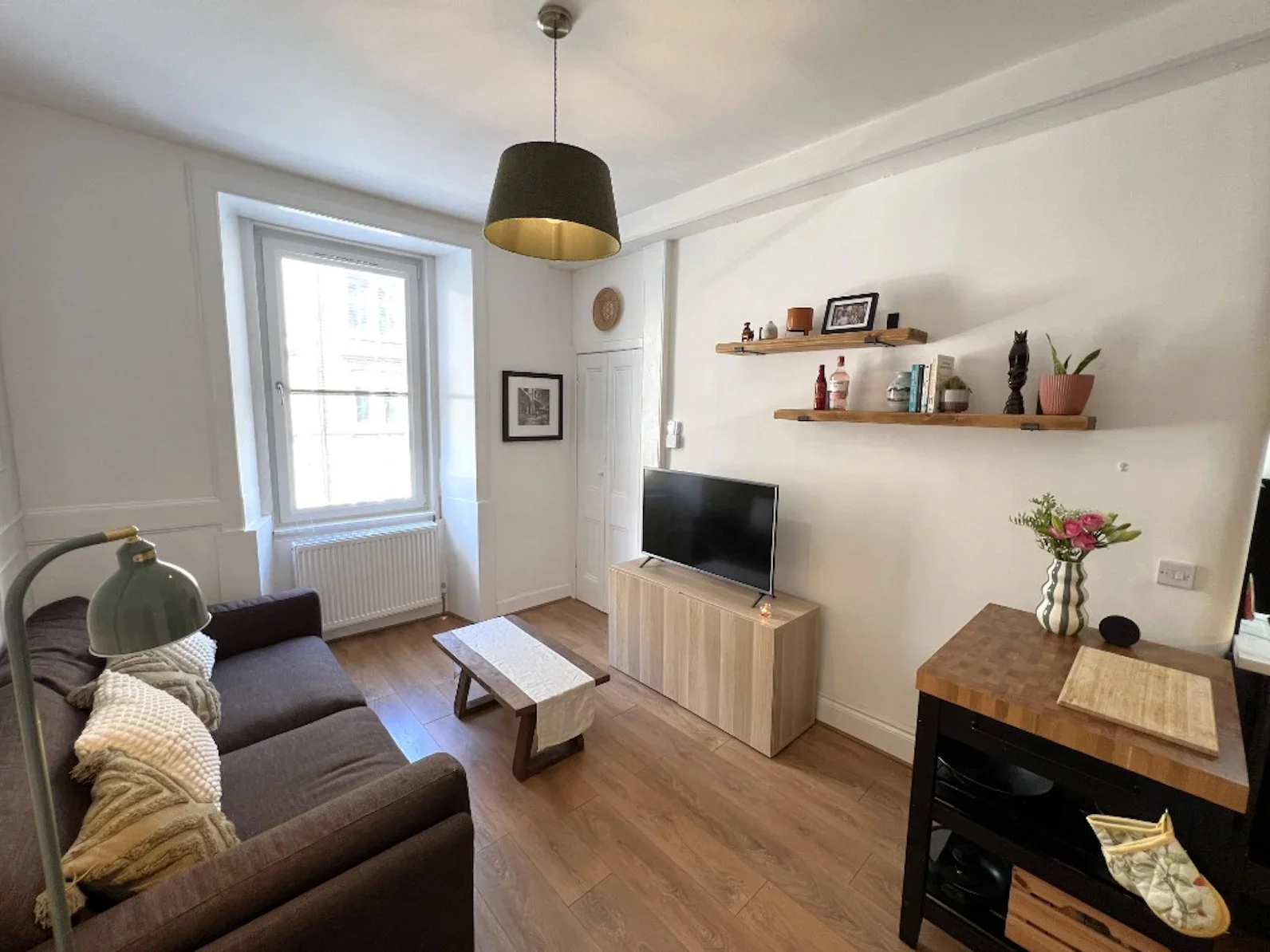 Flat Dalgety Avenue in City of Edinburgh