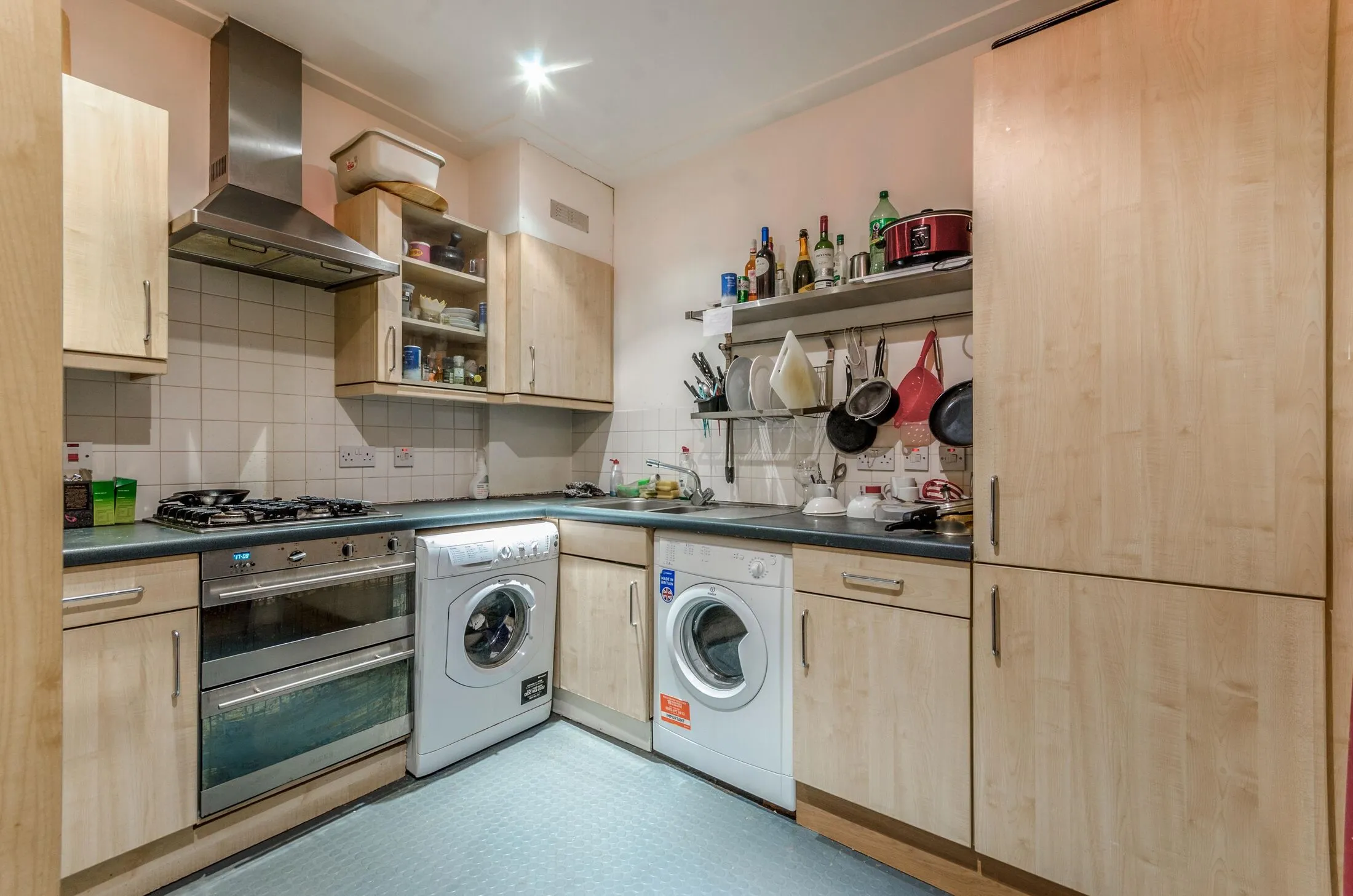 Flat Ben Jonson Place in City of London
