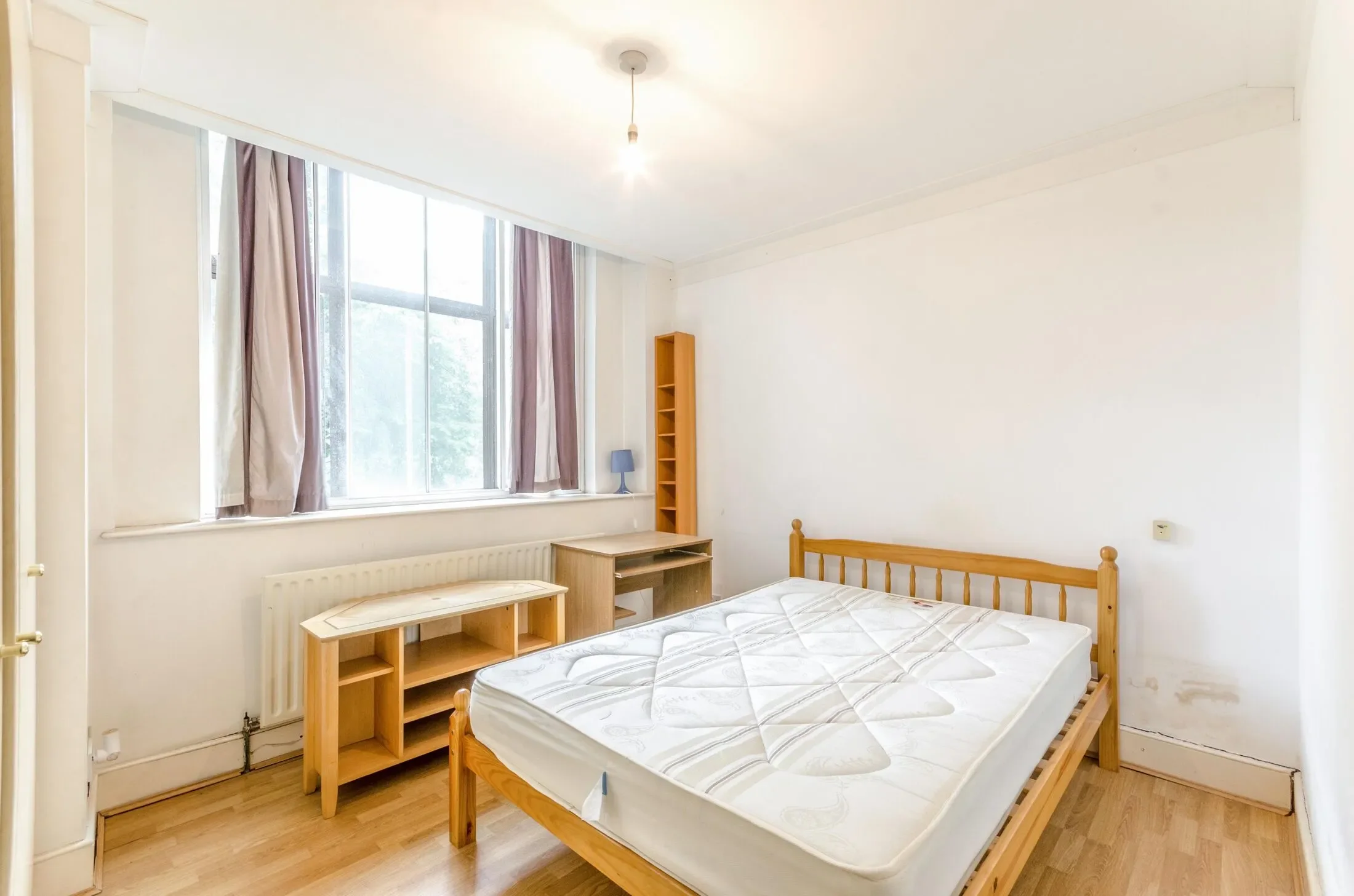 Flat Ben Jonson Place in City of London