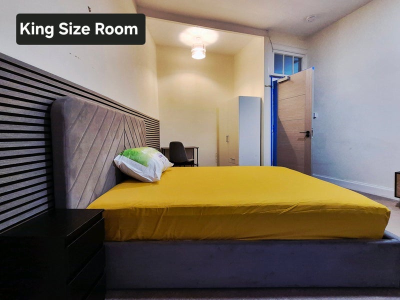 Room Kilbowie Road in Clydebank