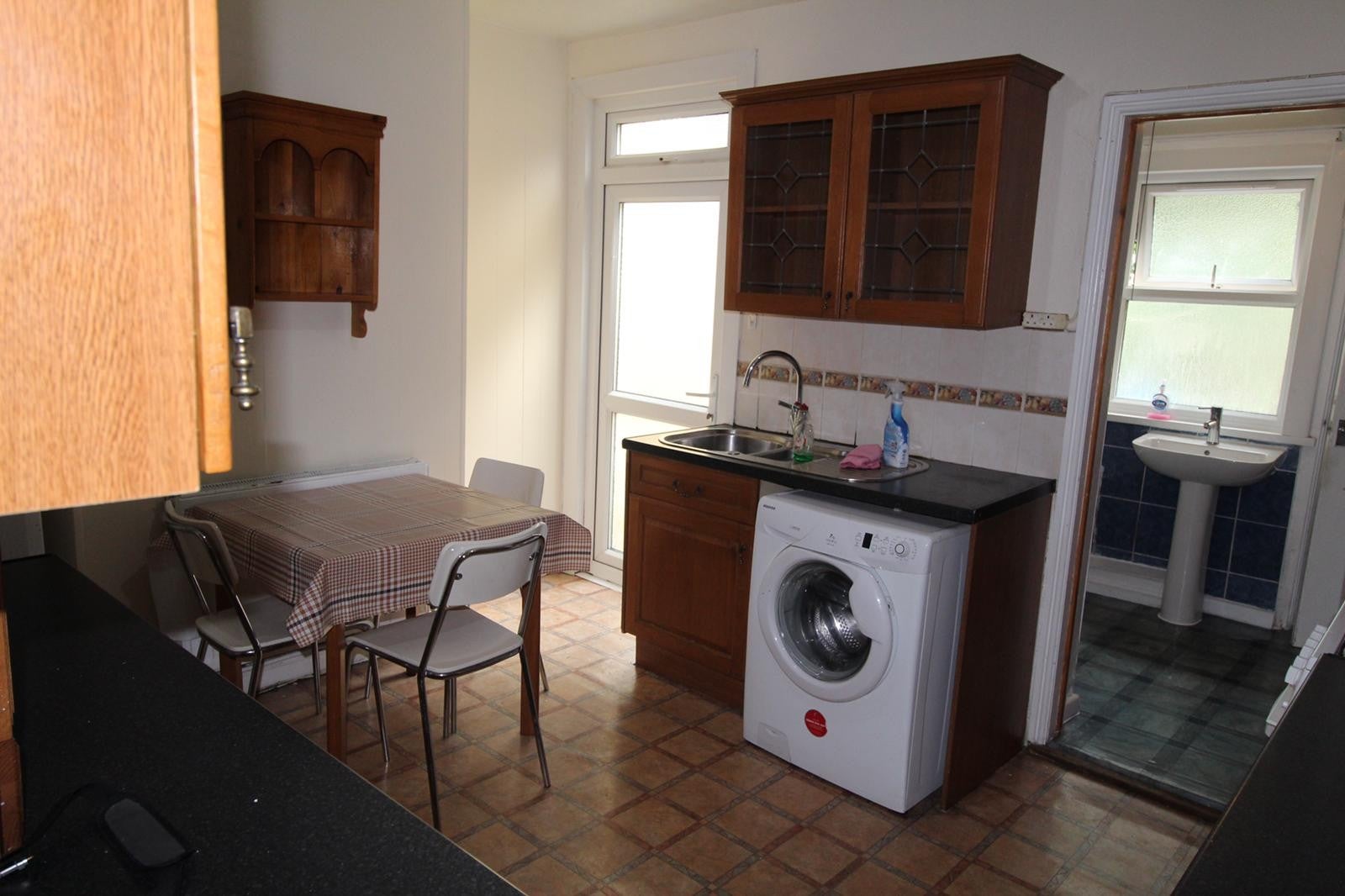House Chadwin Road in Greater London