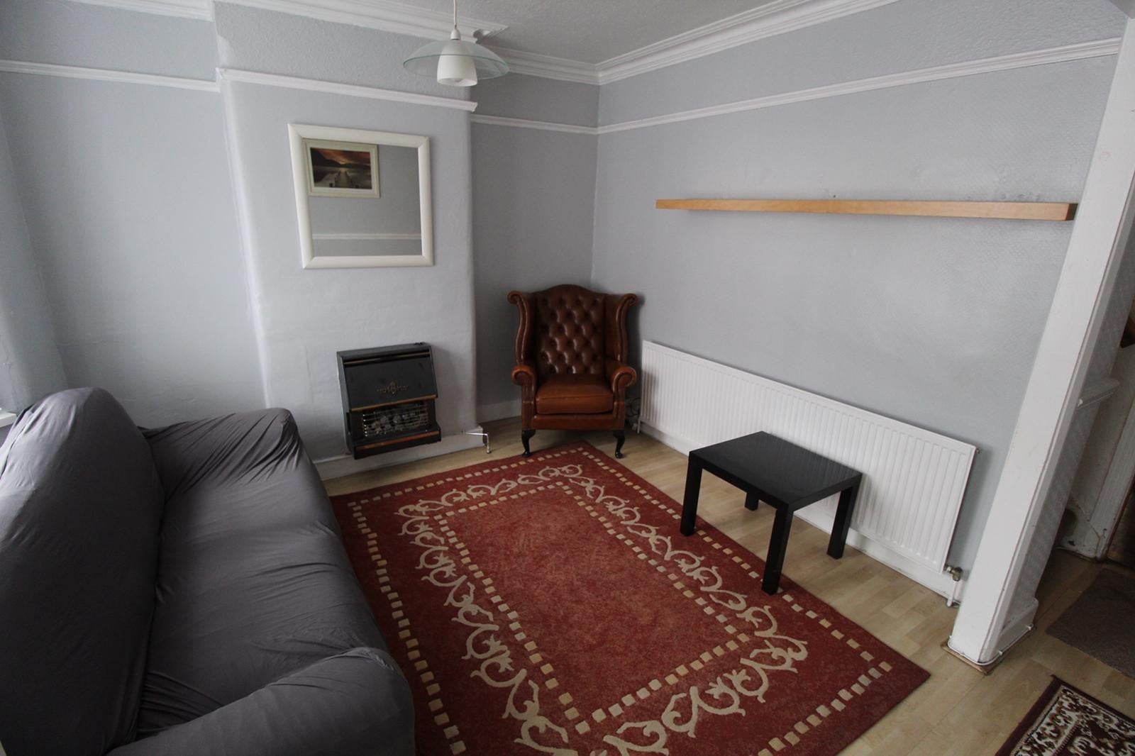 House Chadwin Road in Greater London