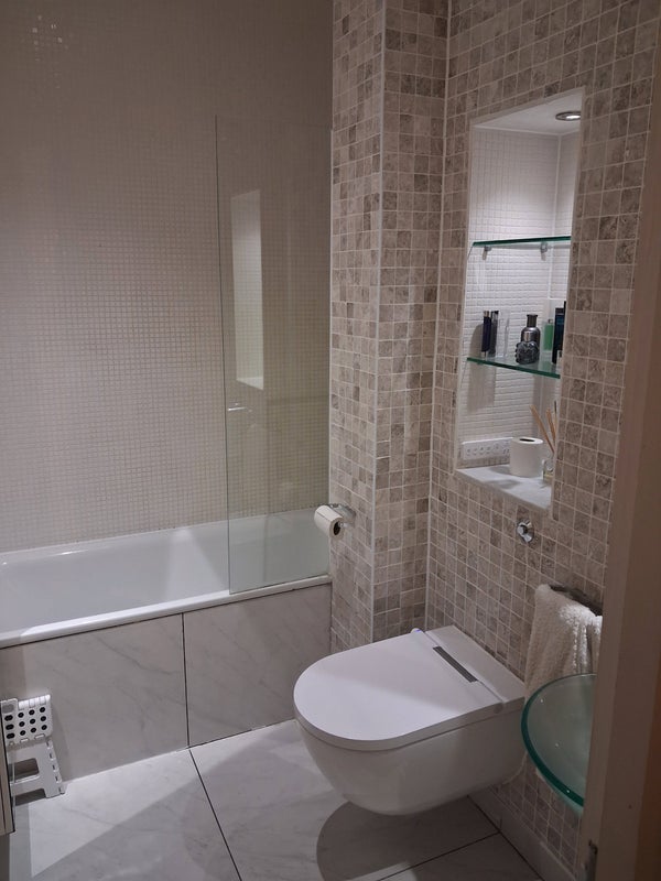 Room Peckham Grove in Greater London