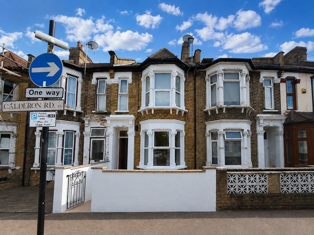 Flat Calderon Road in Greater London