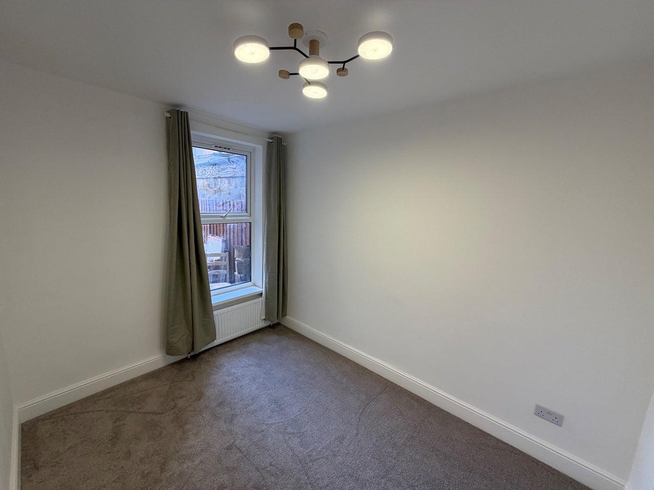 Flat Calderon Road in Greater London
