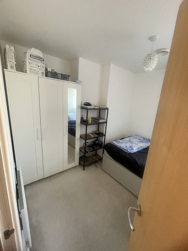 Room East India Dock Road in Greater London