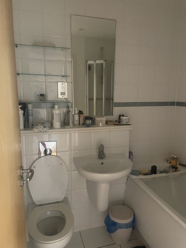 Room East India Dock Road in Greater London