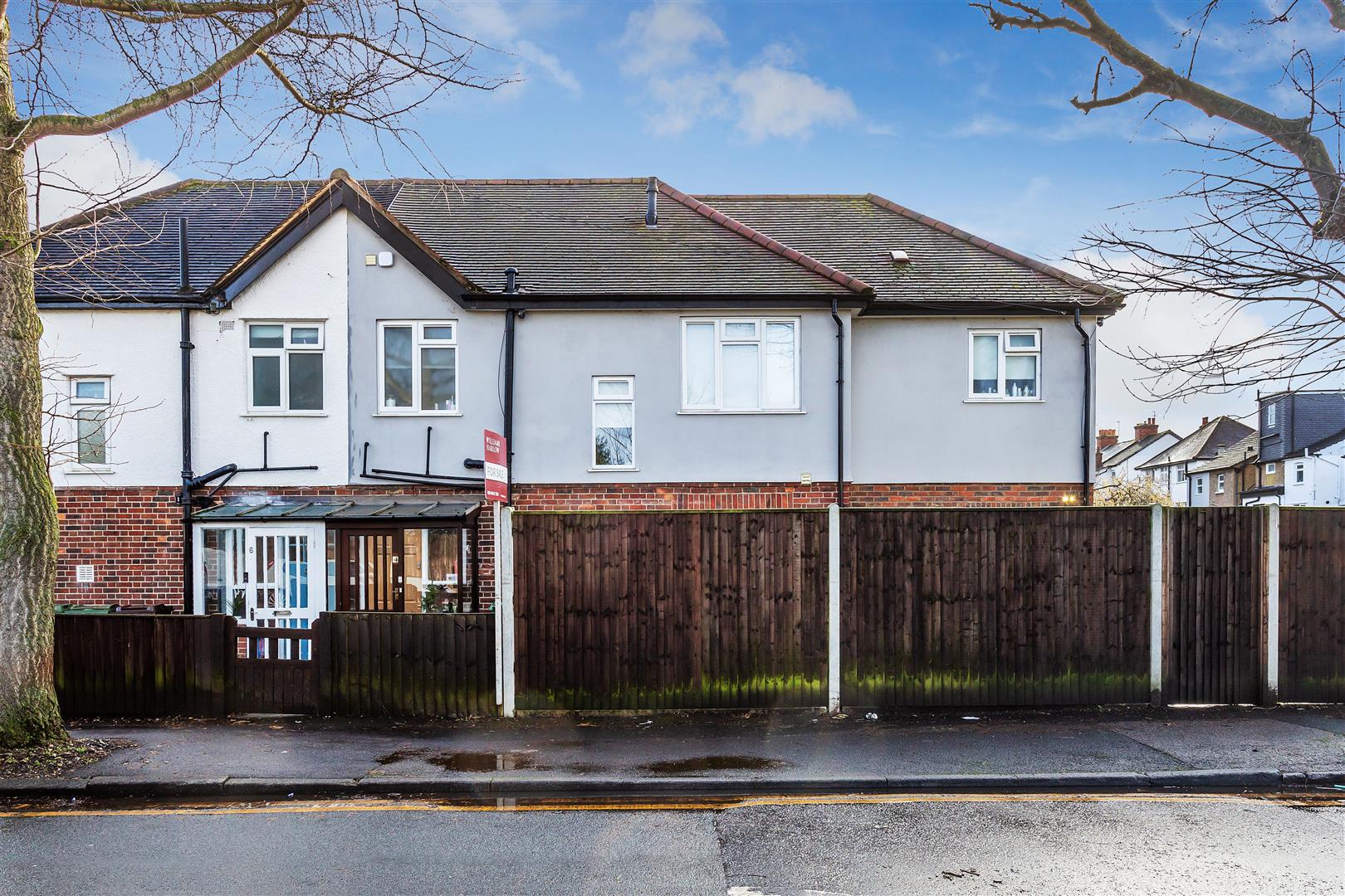 House Tilehurst Road in Greater London