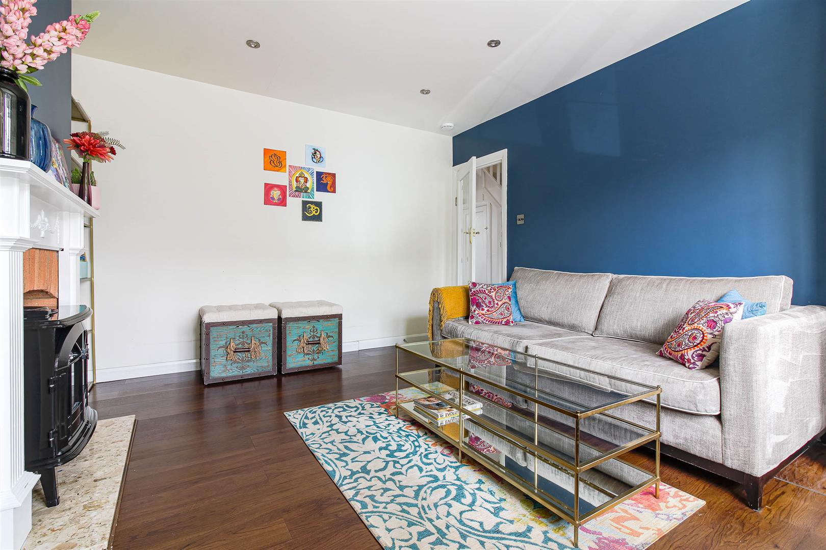 House Colvin Gardens in Greater London
