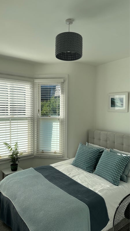 Room Richmond Road in Greater London