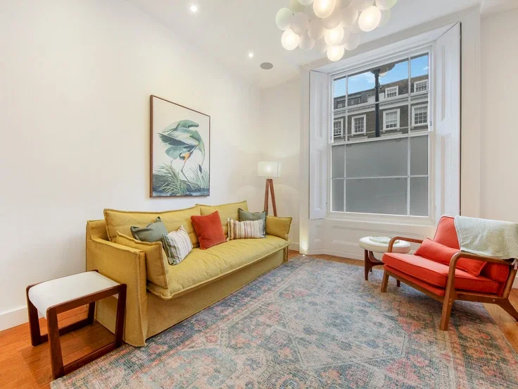 Flat Gloucester Avenue in Greater London