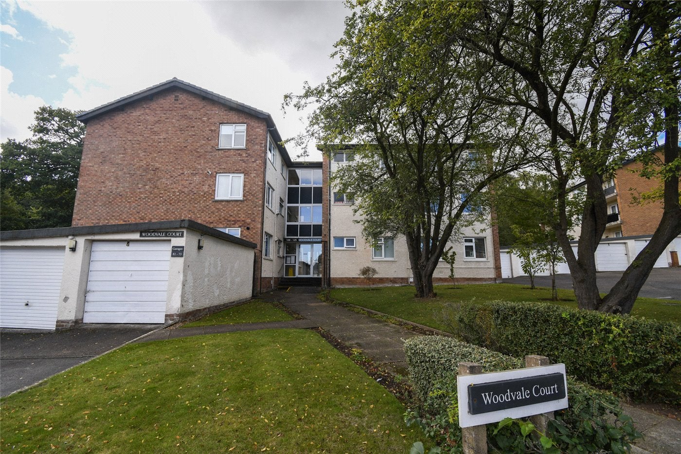 Flat Arrowe Park Road in Wirral