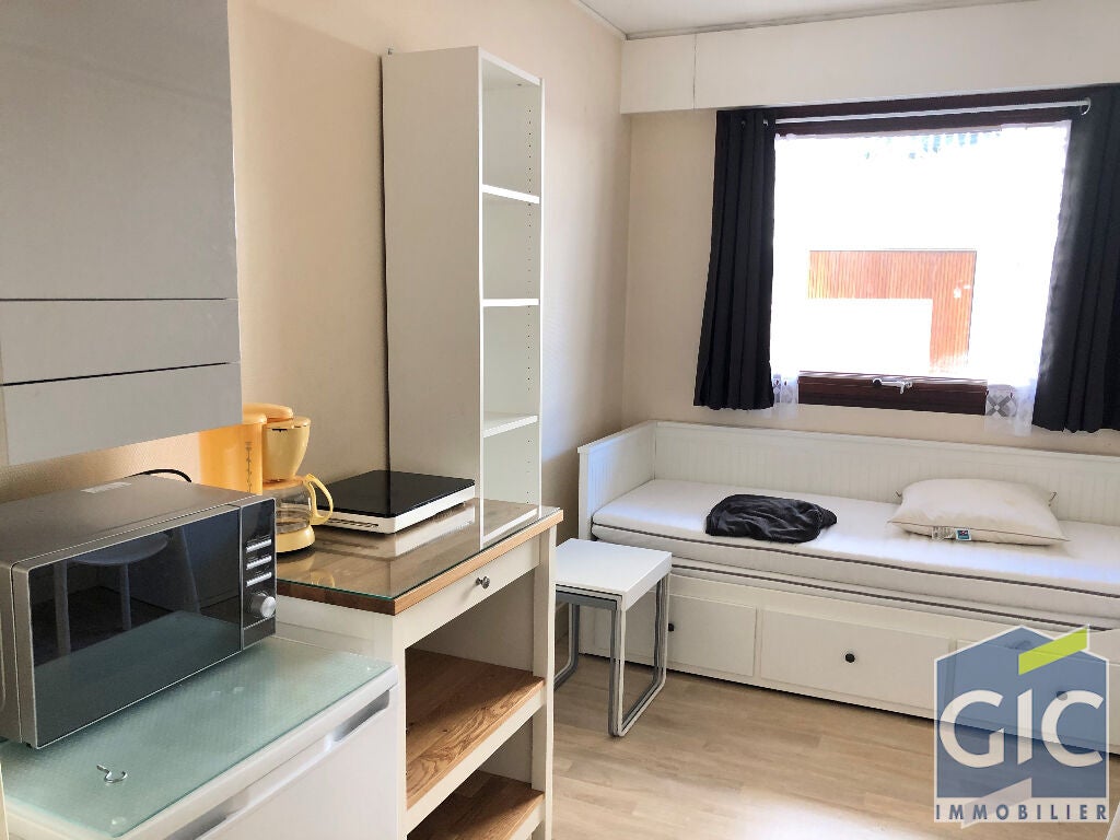 Room Rue de Lebisey in Caen