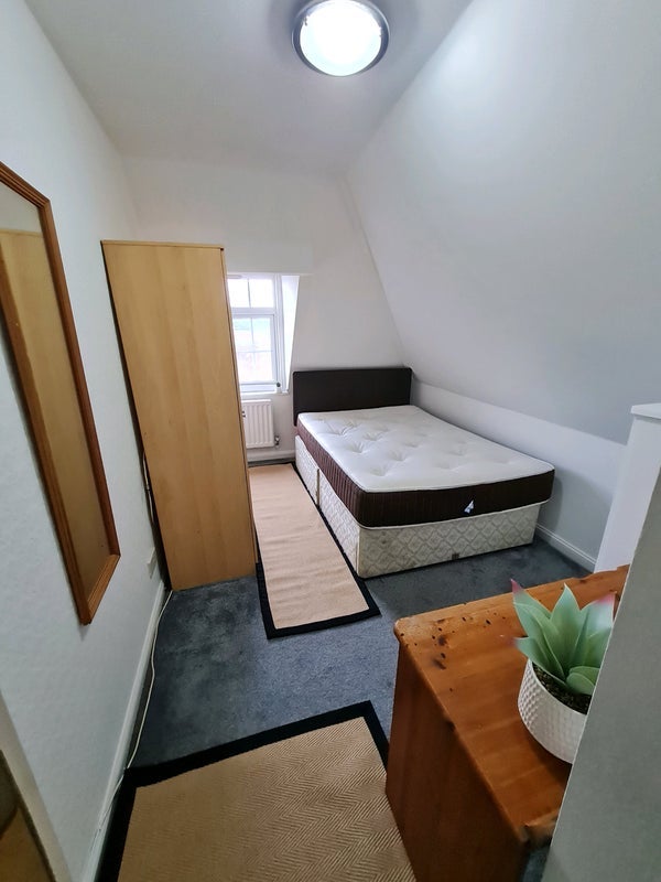 Room Westby Road in Bournemouth