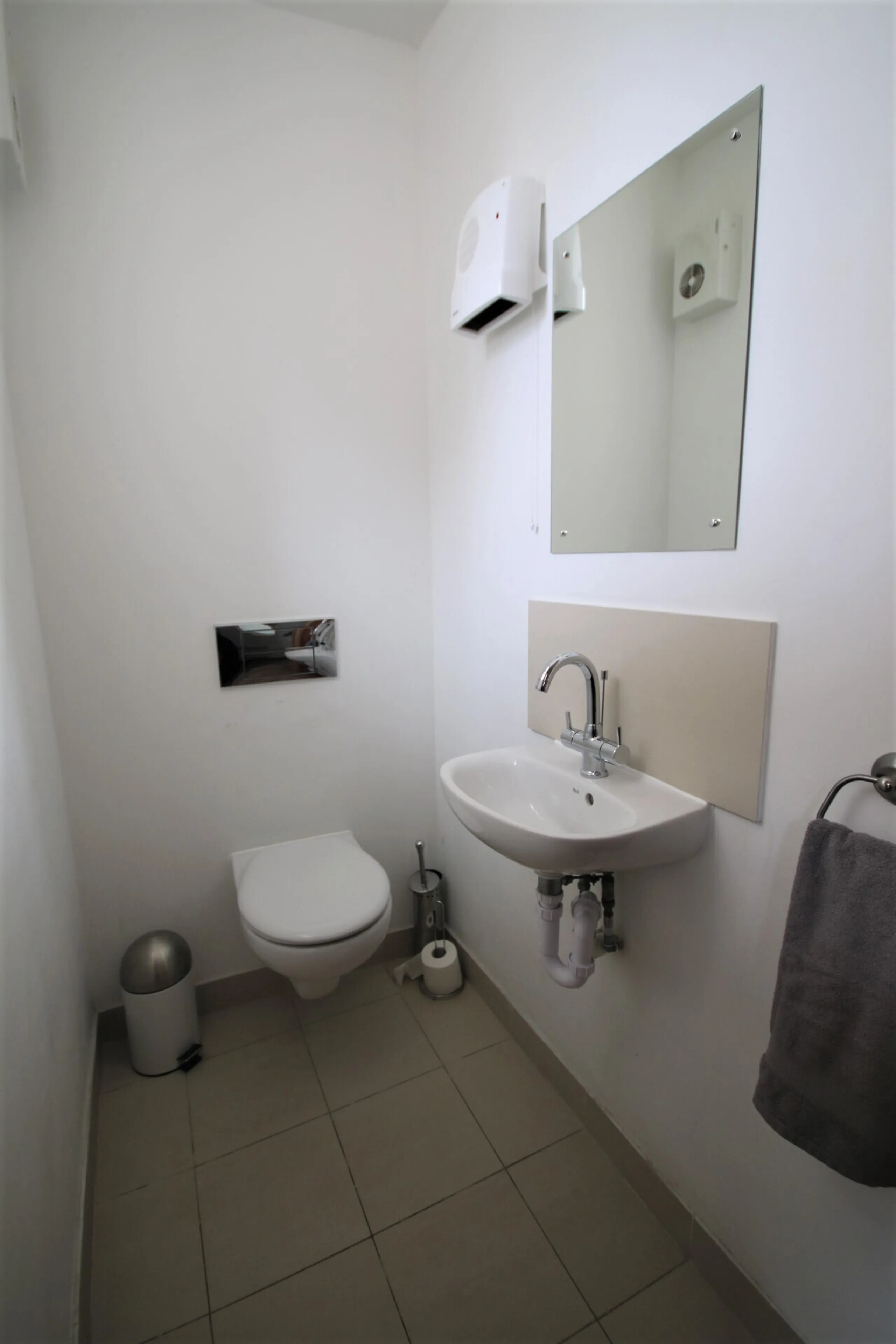 Flat Weir Court in Canterbury