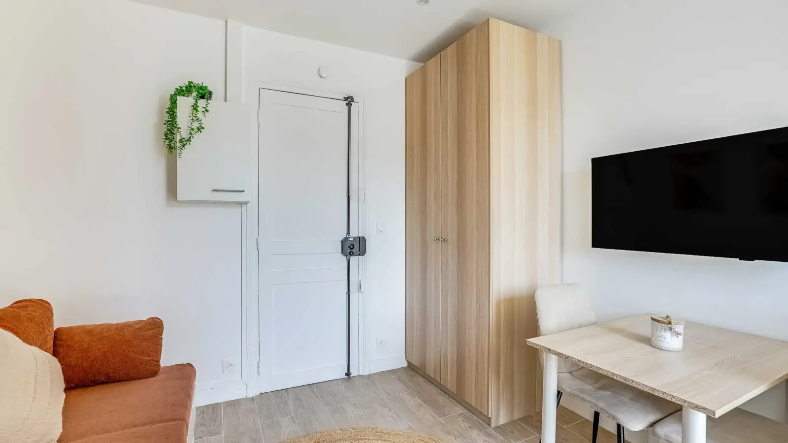 Room Rue Spontini in Paris