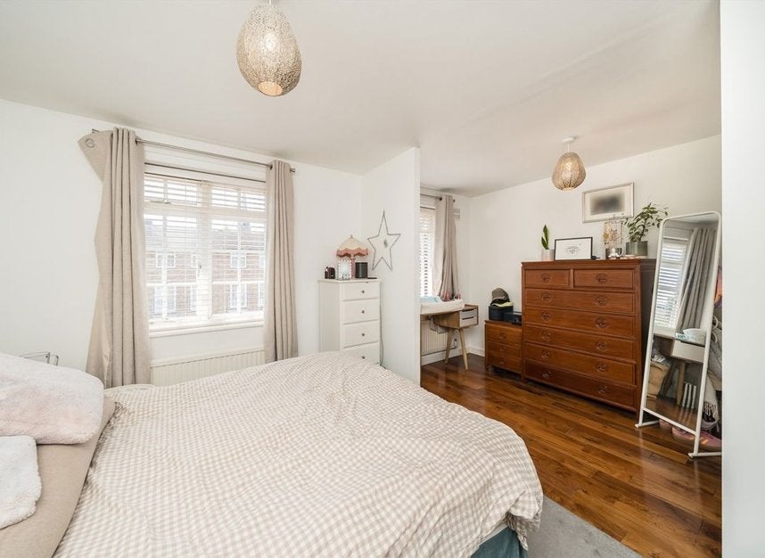 House Selsdon Close in Greater London