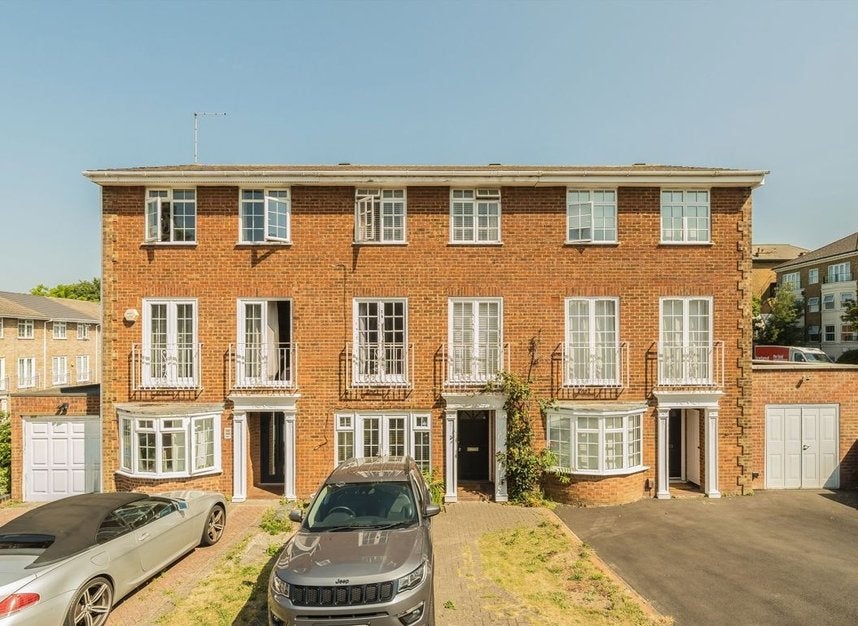 House Selsdon Close in Greater London