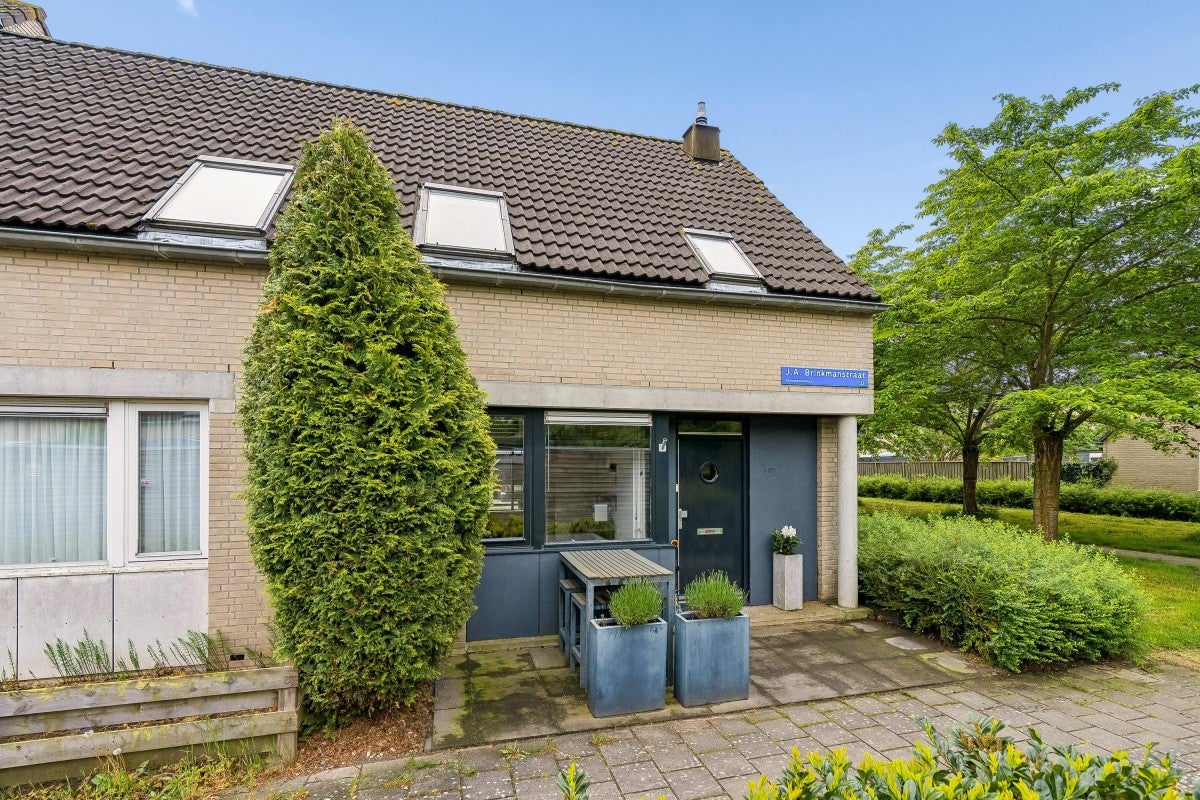 Huis J.A. Brinkmanstraat 107 in Almere