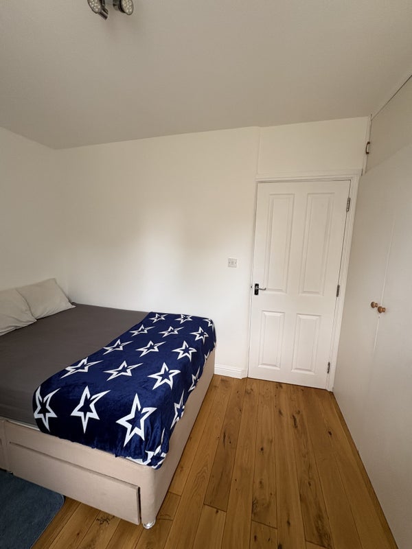 Room Craven Close in Greater London