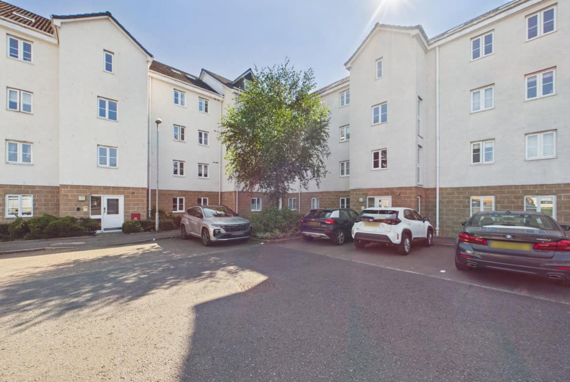 Flat Morag Riva Court in Uddingston