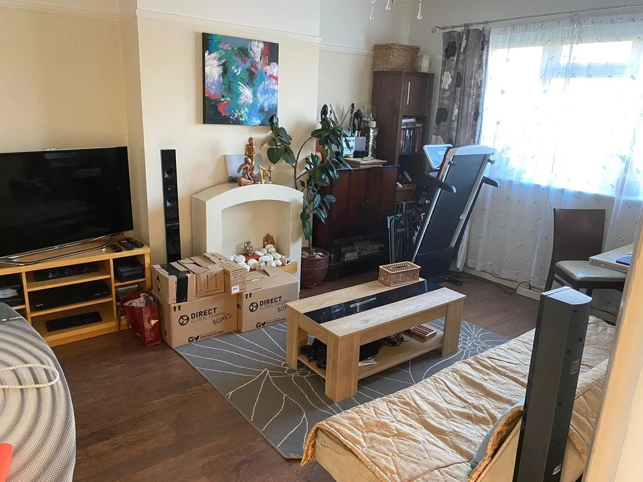Flat Queenscroft Road in Greater London
