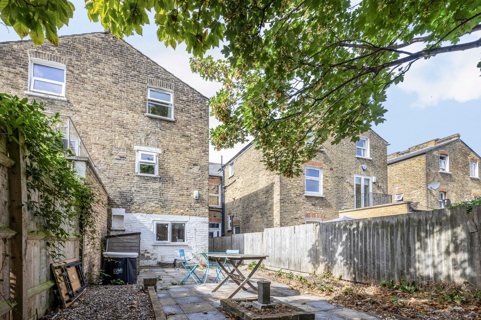 House Hubert Grove in Greater London