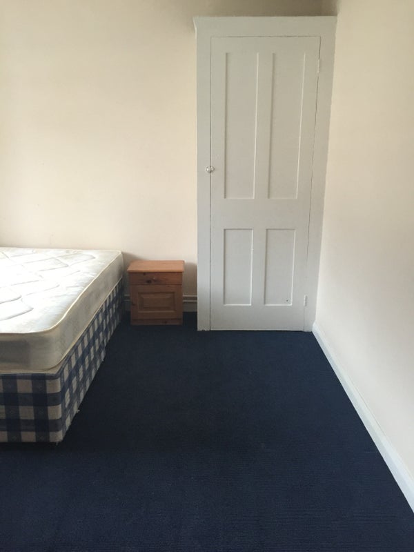 Room Cephas Street in Greater London