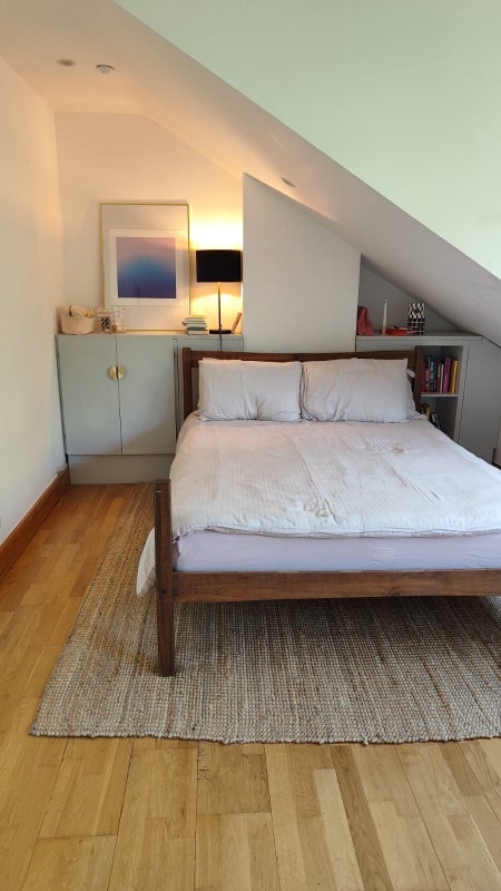 Room Broadway Court in Greater London