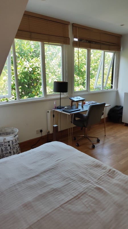 Room Broadway Court in Greater London